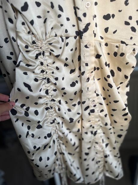 Šaty košelove kremove cierna kratke dlhy rukav, m