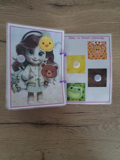 Pracovný zošit na suchý zipa dievčatko od 1 rok., 