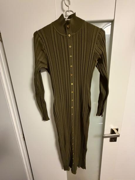 Khaki slim šaty michelle keegan, m