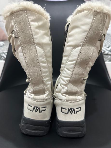 Snehule na predaj, 36