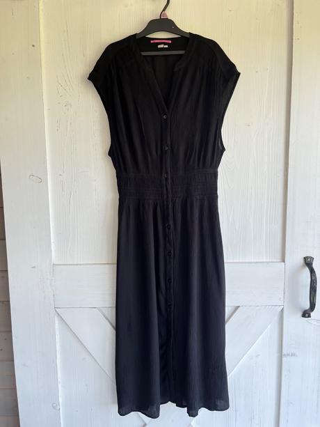 Qs znackové šaty, 40