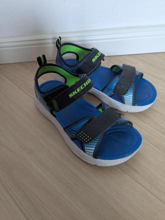 Skechers sandále 33, skechers,33