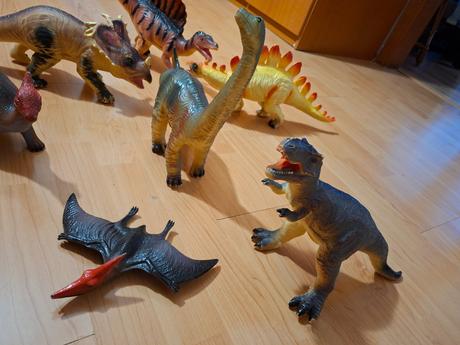 Dinosaury, hracky, 