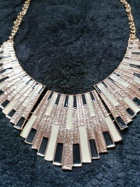 Retiazka,hodinky, náramky,náušnice,šperky, 