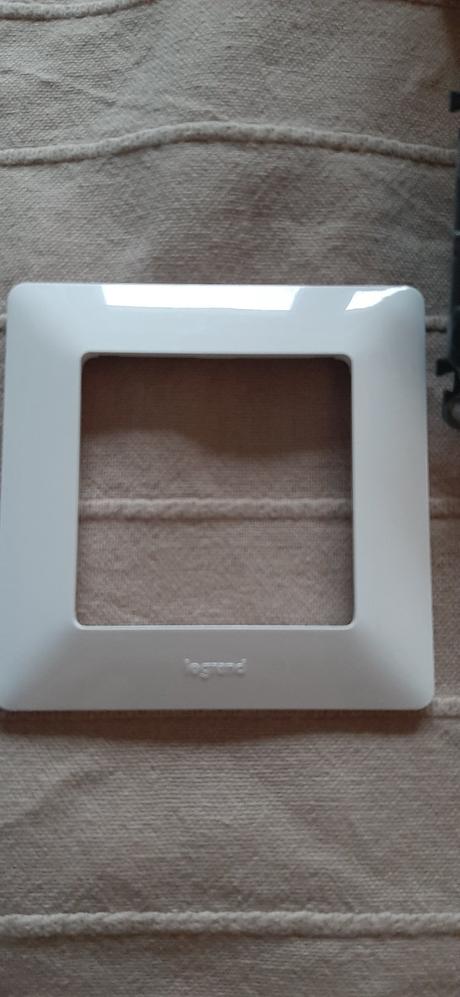 Legrand 1-rámček valena life biely 754001 novy,