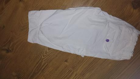 Biele 3/4 nohavice, málo nosené, 122