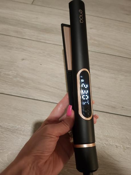 Žehlička na vlasy enoa, 