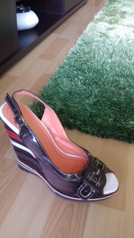 Sandale s platformou, 39