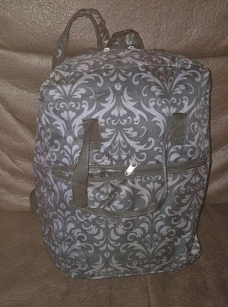 Čiernosivý batoh a ľadvinka, 