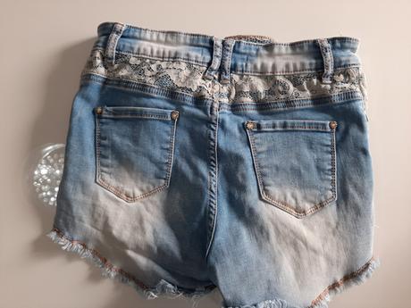 Nero su bianco šortky s krajkou, l