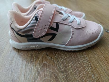 Dievcenske tenisky 33, 33