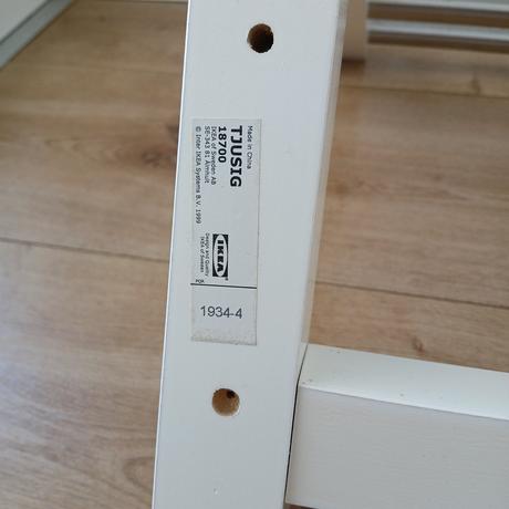 Tjusig vešiak ikea,