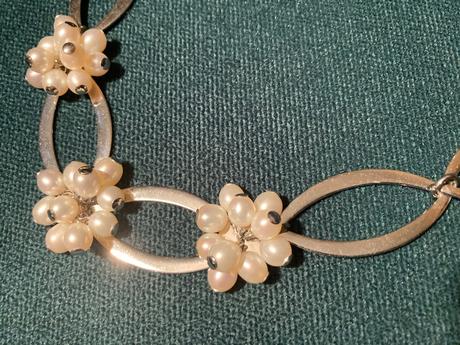 Krásny náhrdelník zn.mona collini, 