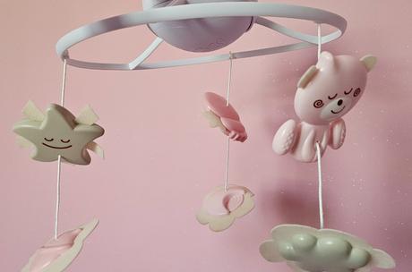 Infantino hudobný kolotoč s projekciou 3v1 ružový, 