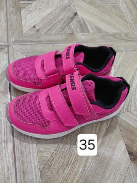Tenisky, 35
