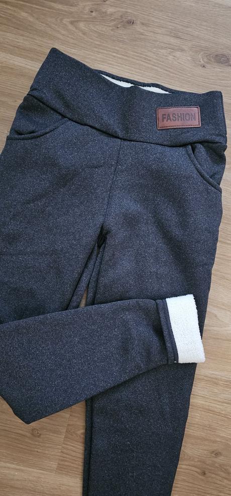 Šedé zateplené legíny, s