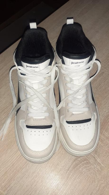 Krasne boty, stradivarius,39