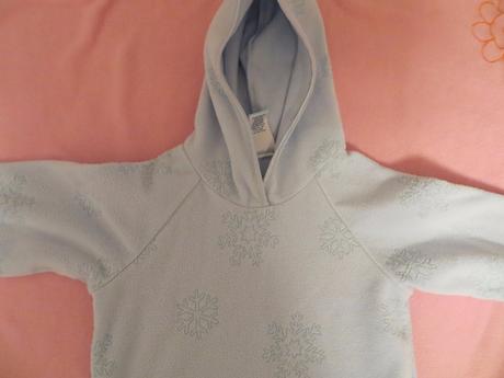 Mikina s kapucňou, 74