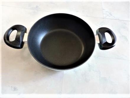 Teflónový kastról,