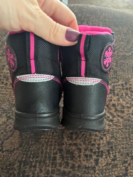 Cizmi vo vynikajucom stave, protetika,24