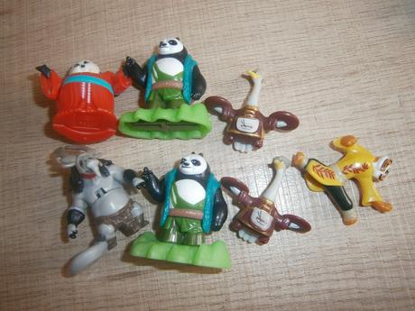 Kinder hračky(cena za ks), 