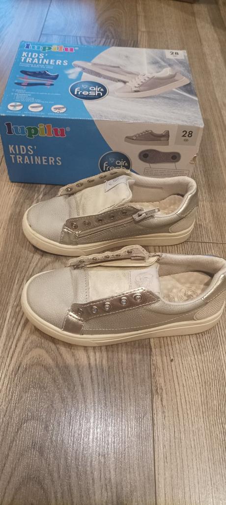 Tenisky 28, lupilu,28