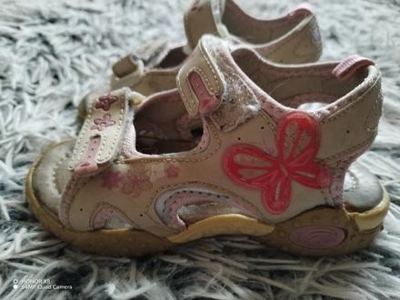 Sandálky, 25