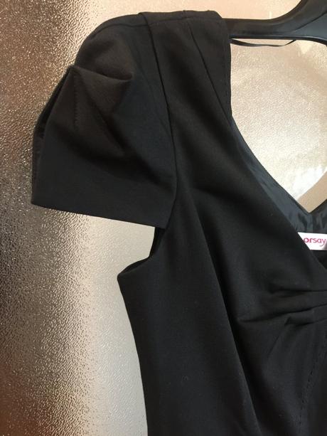 Elegantné čierne šaty s krátkymi rukávmi, orsay,36