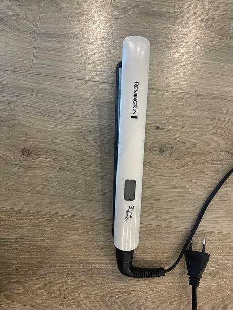 Žehlička na vlasy remington, 