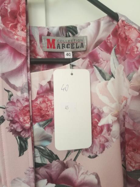 Nádherné šaty s pivonkami, 40