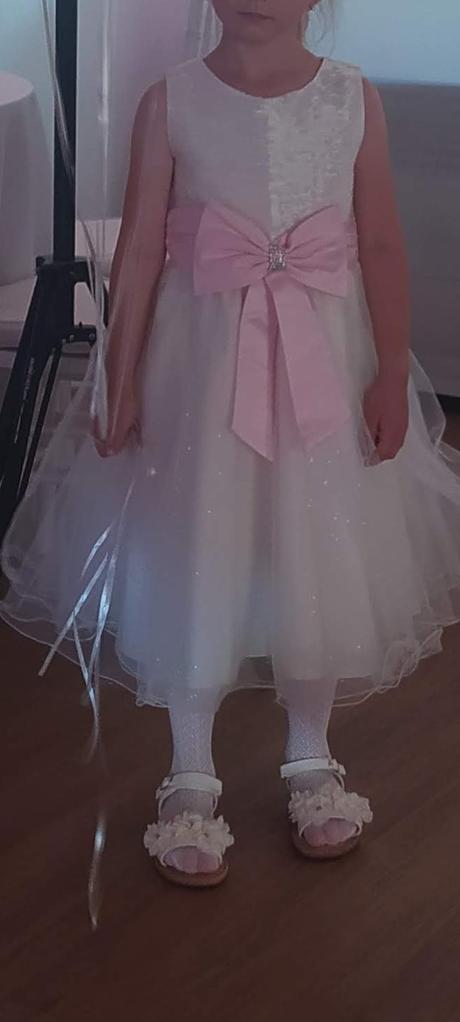 Šaty slávnostné a sandálky, 122