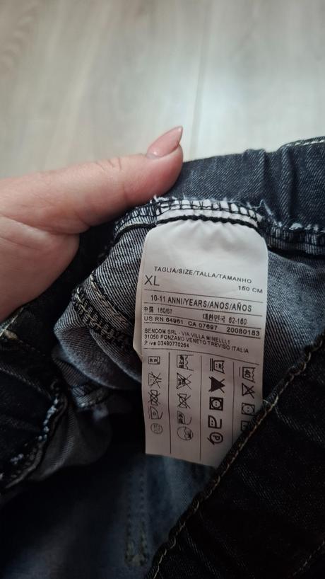 Dievčenské džeginy, benetton,146