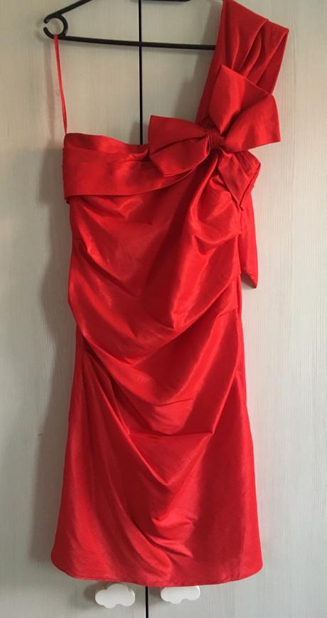 Šaty na jedno ramienko, 40