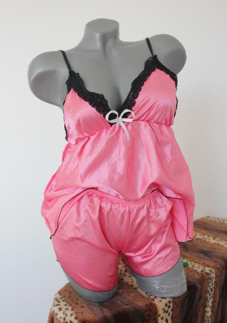 Satenove pyzamo, xs
