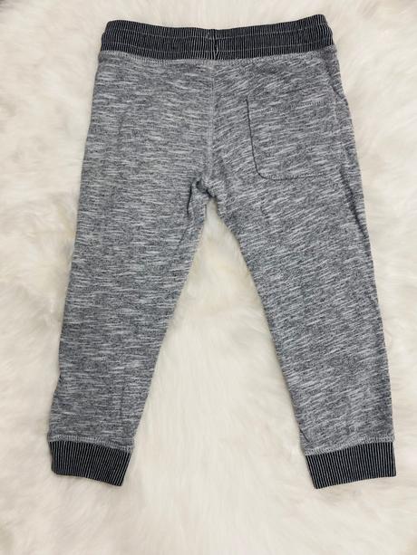 Tepláky so zipsovýmu vreckami veľ. 98, c&a,98