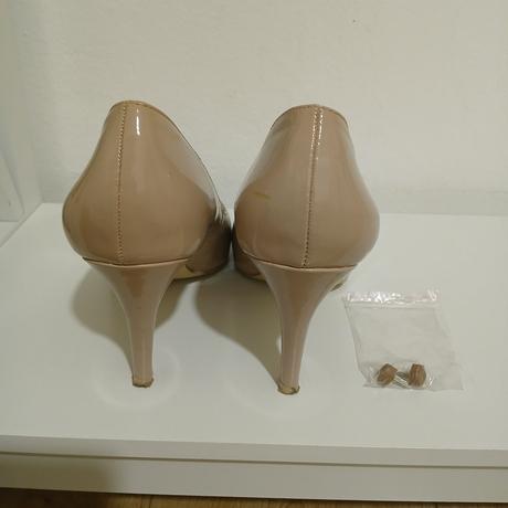 Béžové lakované lodičky, 39