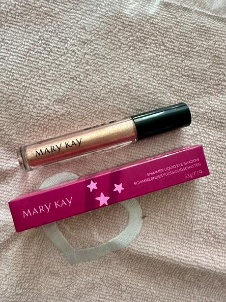 Tekuté očné tiene mary kay šampanské,