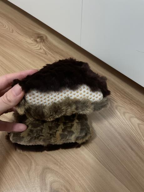 Huňaté čižmy, 19