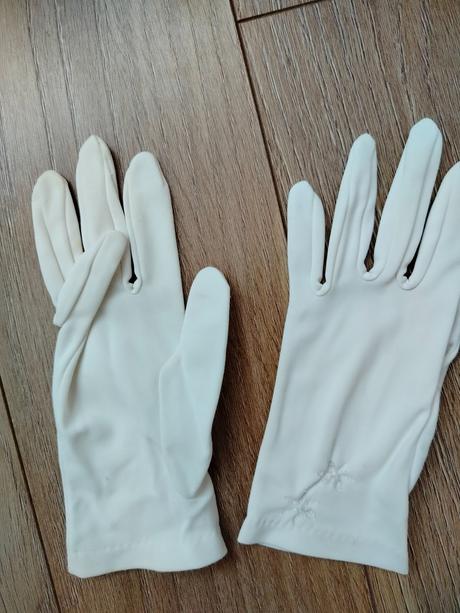 Biele rukavičky, 