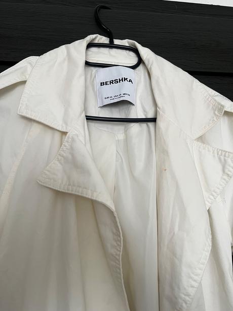 Biely krémový dlhý trenčkot bershka, bershka,xs