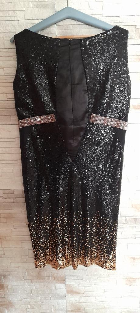 Spoločenské šaty, 44