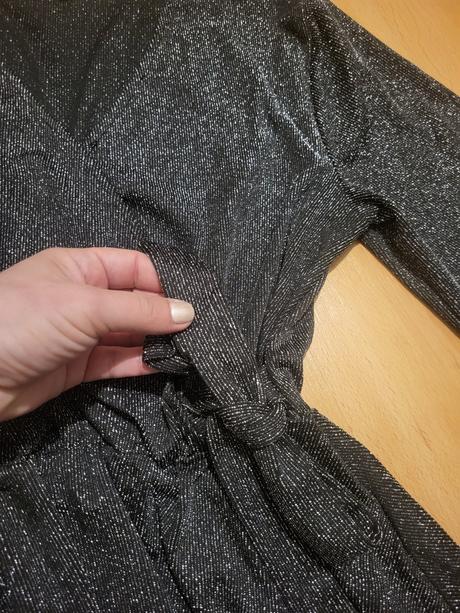 Krásny veľmi ligotavy top, 