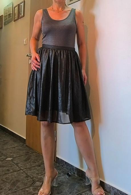 Dámska sukňa+body cropp, s