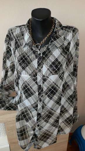 Károvaná blúzka voľného strihu, 48
