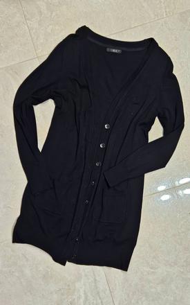 Čierny dlhší sveter, l