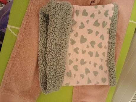 Nákrčník hrejivý srdiecko, 110