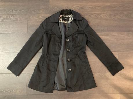 Prechodný čierny tenký kabát, f&f,s