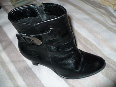 Kotnikove kozene cizmy, 38