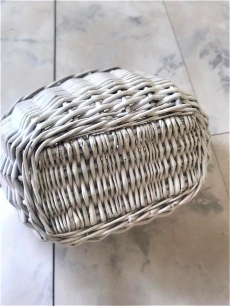 Prútený košíček, 