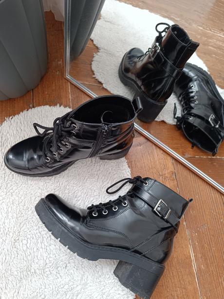 Dámske lesklé čižmy členkové, 40